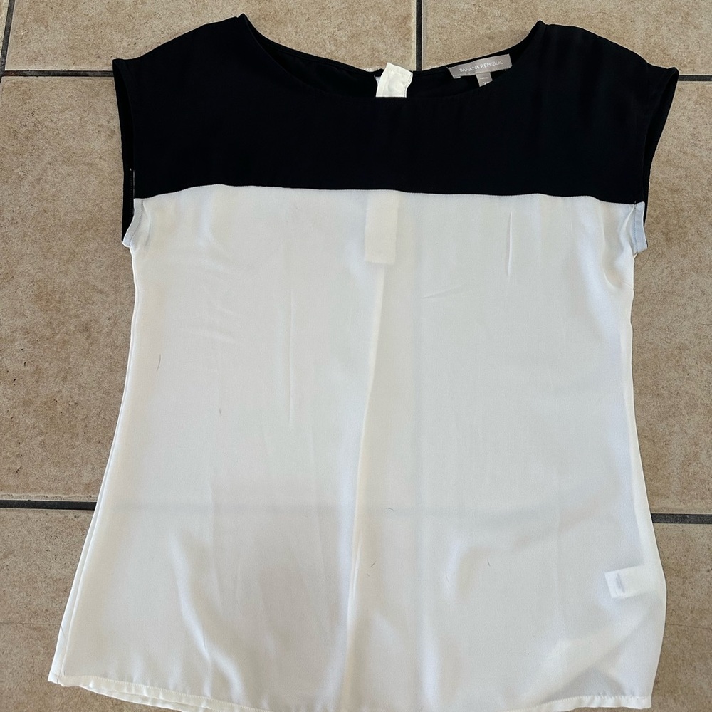 Banana Republic Black and White Cap-Sleeve Colorblock Blouse
